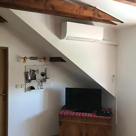 Silvia Apartment *